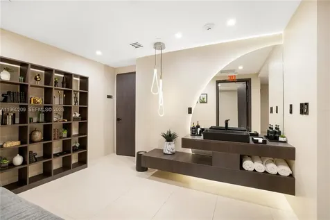 16001 Collins Avenue Sunny Isles Beach FL 33160