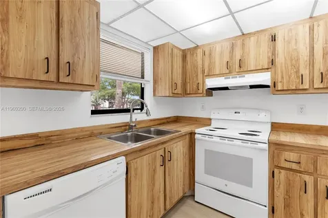 6061 Shakerwood Circle Tamarac FL 33319