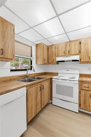 6061 Shakerwood Circle Tamarac FL 33319