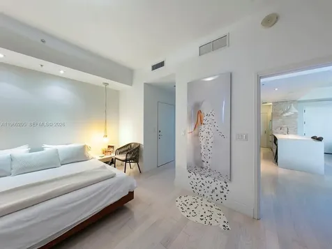 50 S Pointe Drive Miami Beach FL 33139