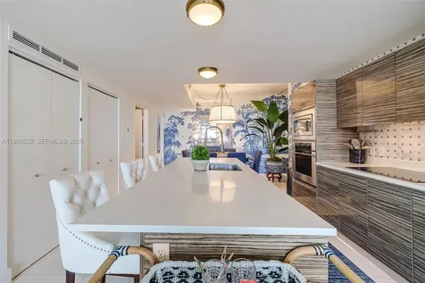 460 NE 28 Miami FL 33137