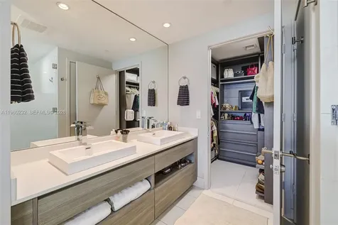 460 NE 28 Miami FL 33137