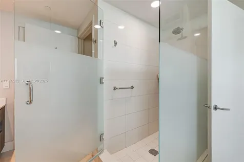 460 NE 28 Miami FL 33137