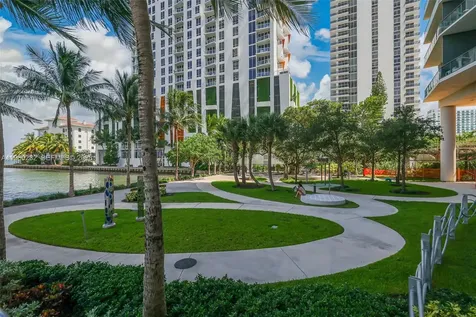 460 NE 28 Miami FL 33137
