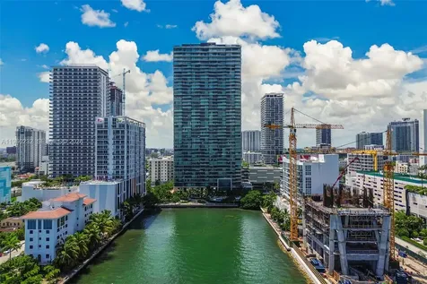 460 NE 28 Miami FL 33137
