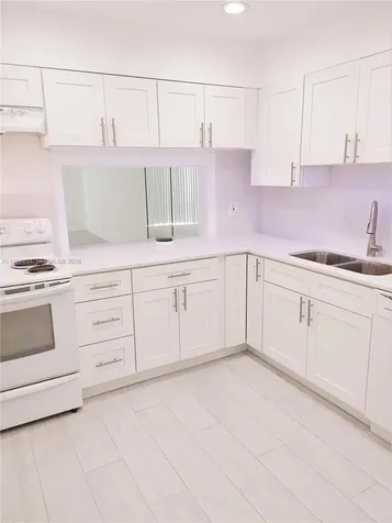 215 SE 3rd Avenue Hallandale Beach FL 33009