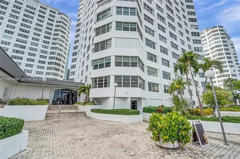 999 Brickell Bay Drive Miami FL 33131