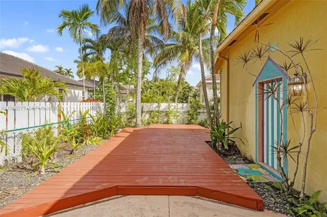 15989 SW 14th Street Pembroke Pines FL 33027