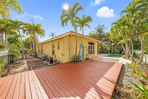 15989 SW 14th Street Pembroke Pines FL 33027