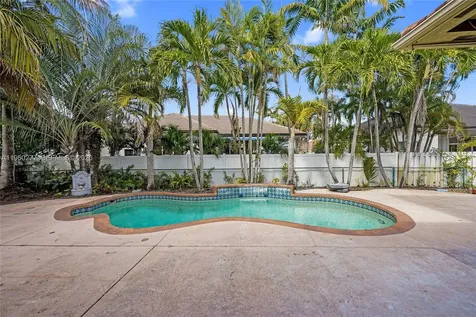 15989 SW 14th Street Pembroke Pines FL 33027