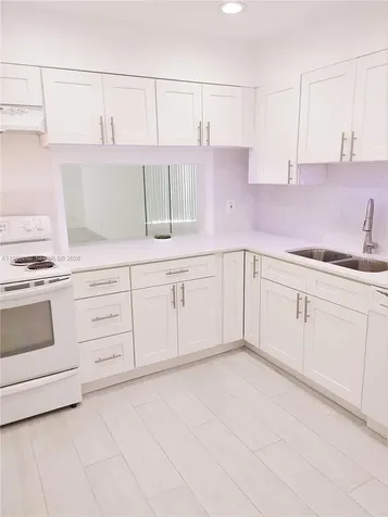215 SE 3rd Avenue Hallandale Beach FL 33009