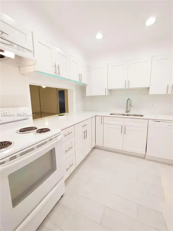 215 SE 3rd Avenue Hallandale Beach FL 33009