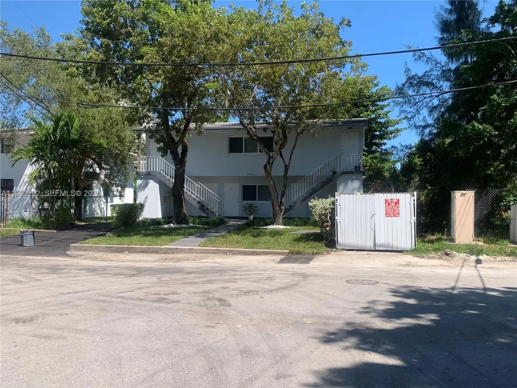 7843 NE 10th Avenue Miami FL 33138