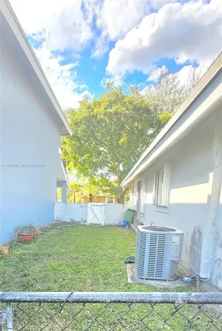 621 NW 205th Avenue Pembroke Pines FL 33029