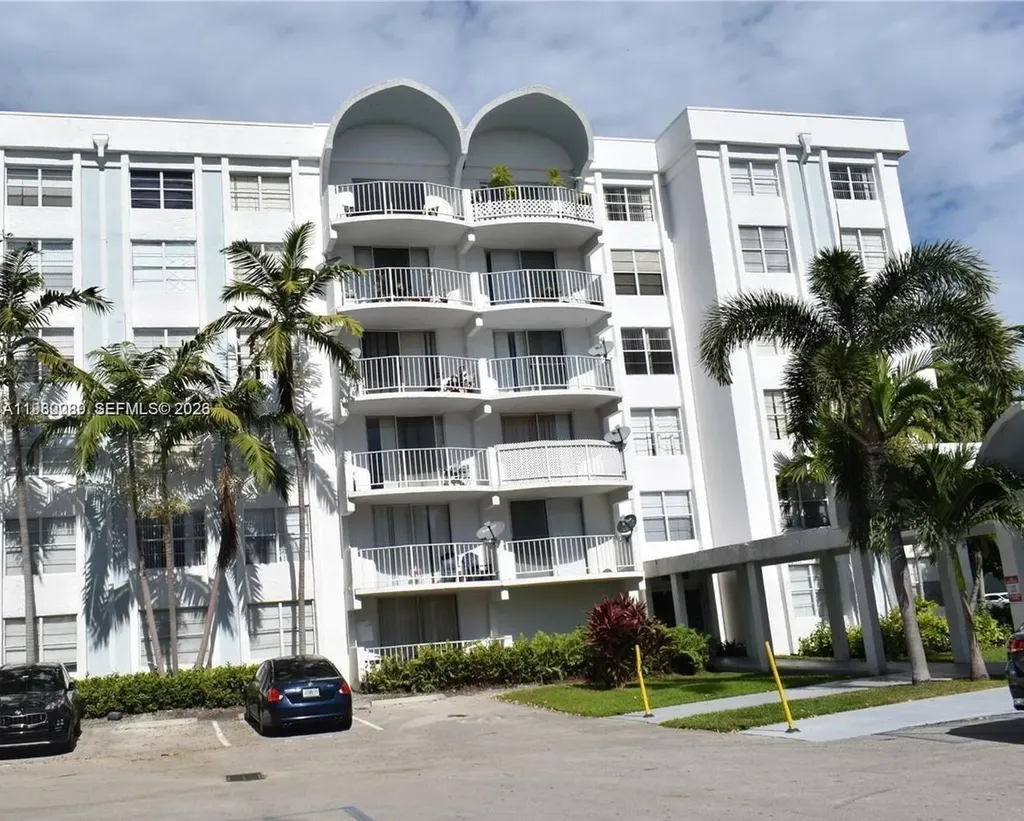488 NW 165 Street Road Miami FL 33169