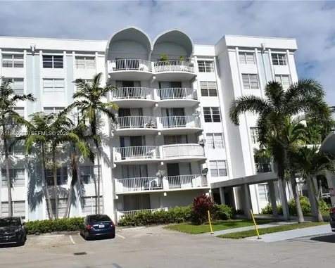 488 NW 165 Street Road Miami FL 33169