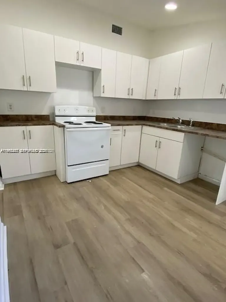 411 SW 22nd Avenue Fort Lauderdale FL 33312