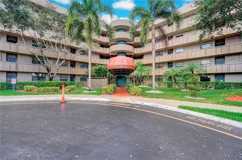 900 Colony Point Circle Pembroke Pines FL 3306
