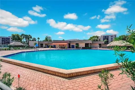 900 Colony Point Circle Pembroke Pines FL 3306