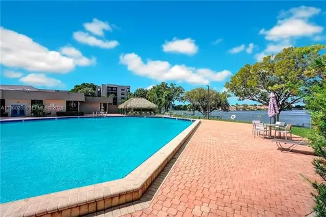 900 Colony Point Circle Pembroke Pines FL 3306