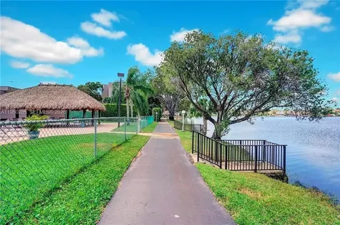 900 Colony Point Circle Pembroke Pines FL 3306