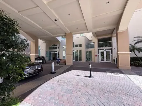 3330 NE 190th Street Aventura FL 33180