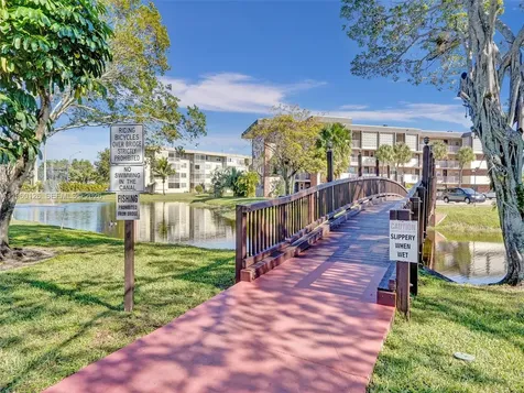 2901 NW 46th Avenue Lauderdale Lakes FL 33313