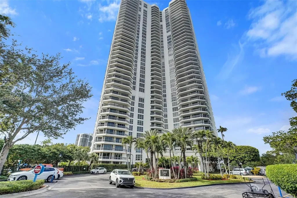 3500 Mystic Pointe Drive Aventura FL 33180