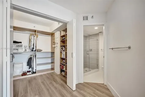 3500 Mystic Pointe Drive Aventura FL 33180