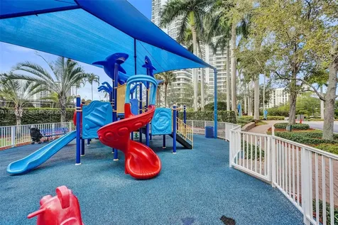 3500 Mystic Pointe Drive Aventura FL 33180