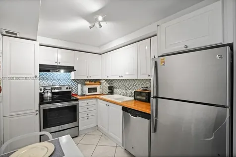 5005 Collins Avenue Miami Beach FL 33140