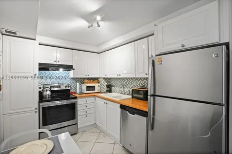 5005 Collins Avenue Miami Beach FL 33140