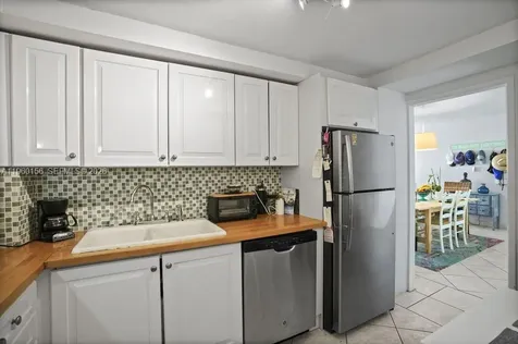 5005 Collins Avenue Miami Beach FL 33140