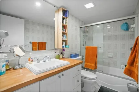 5005 Collins Avenue Miami Beach FL 33140