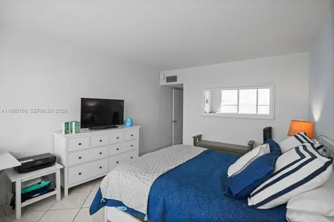 5005 Collins Avenue Miami Beach FL 33140