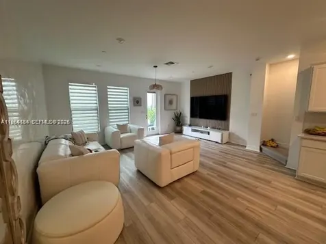 8352 NW 7th Place Plantation FL 33324