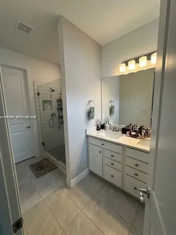 8352 NW 7th Place Plantation FL 33324