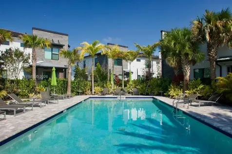 8352 NW 7th Place Plantation FL 33324