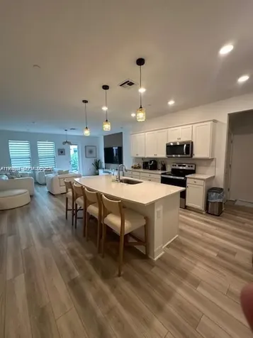 8352 NW 7th Place Plantation FL 33324