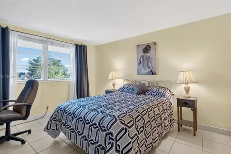 2900 NW 47th Terrace Lauderdale Lakes FL 33313