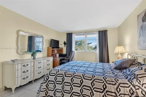 2900 NW 47th Terrace Lauderdale Lakes FL 33313