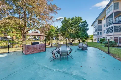2900 NW 47th Terrace Lauderdale Lakes FL 33313