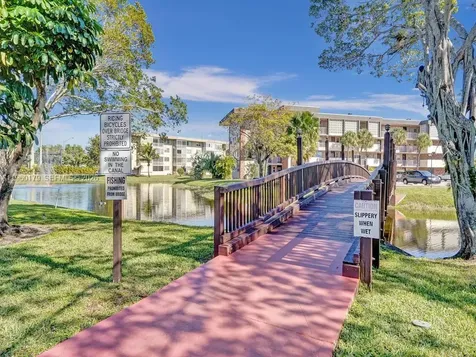 2900 NW 47th Terrace Lauderdale Lakes FL 33313