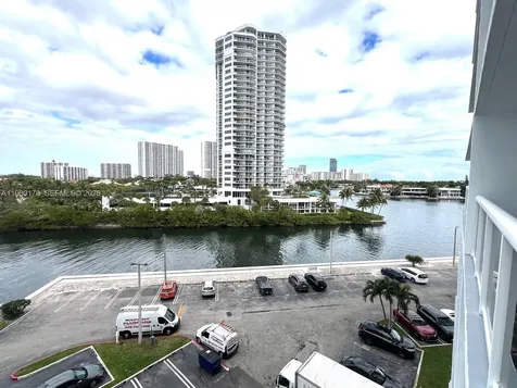 20515 E Country Club Drive Aventura FL 33180