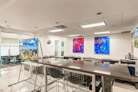 175 SW 7th Street Miami FL 33130