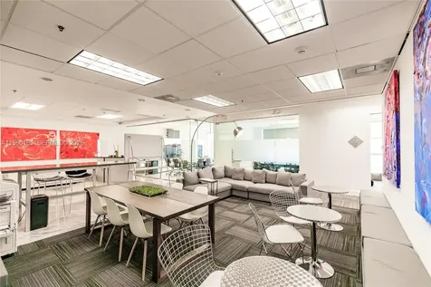 175 SW 7th Street Miami FL 33130