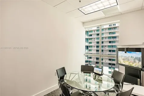 175 SW 7th Street Miami FL 33130