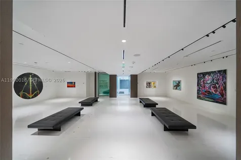 300 Biscayne Blvd Way Miami FL 33131