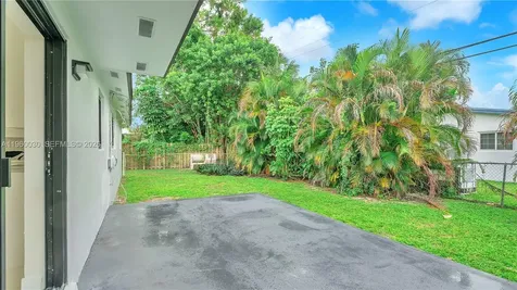 3810 NW 6th Street Lauderhill FL 33311