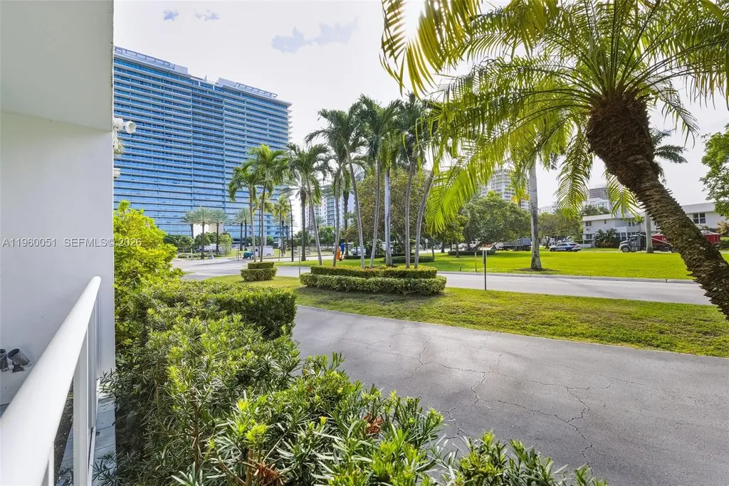 1 Harbour Way Bal Harbour FL 33154